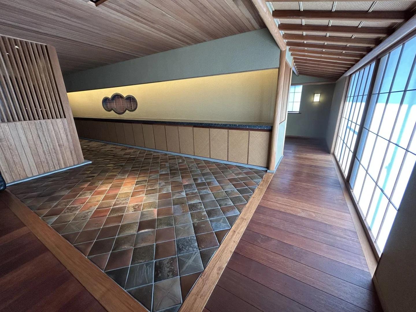 Royal Mansion 六本松