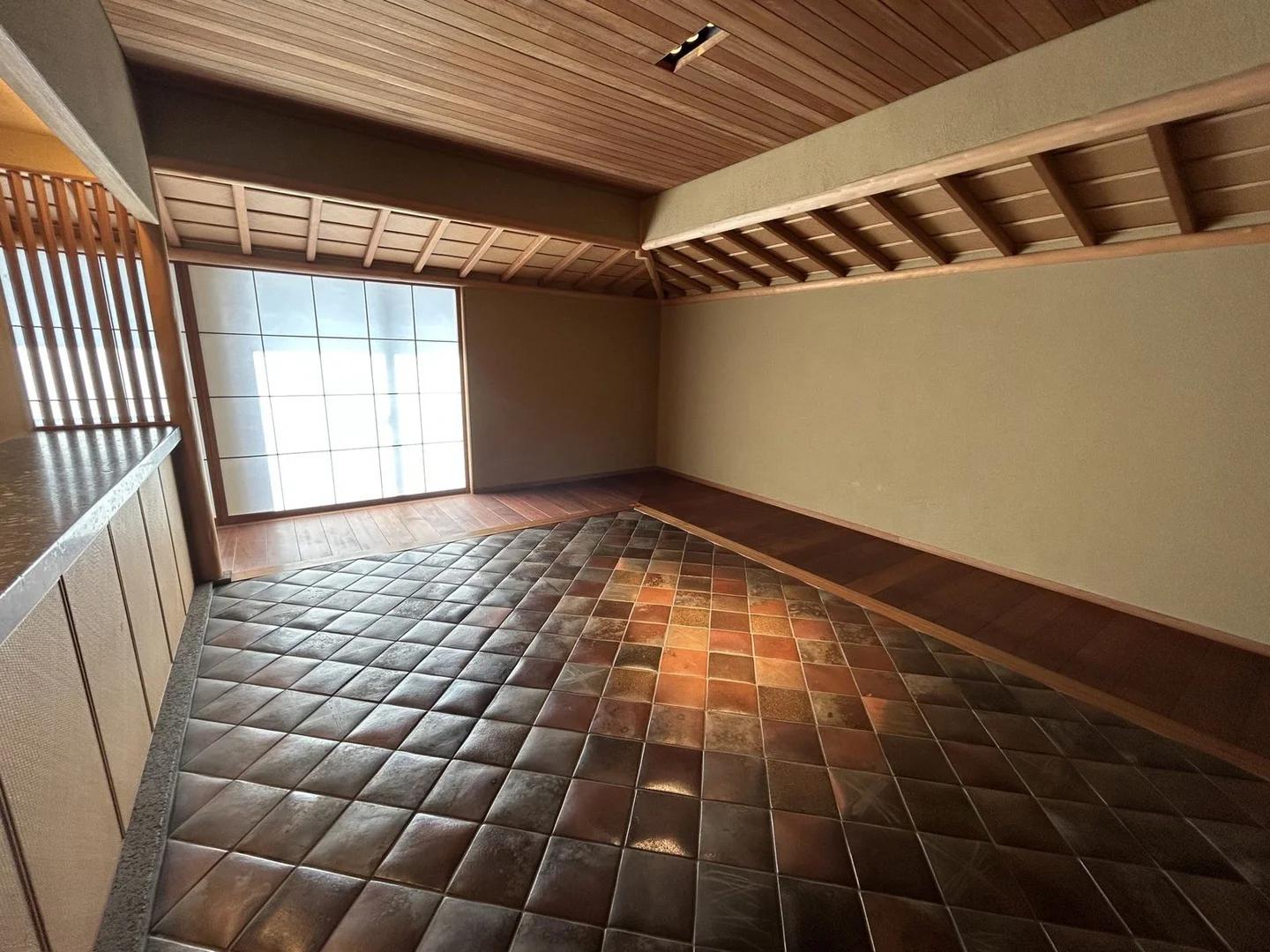 Royal Mansion 六本松