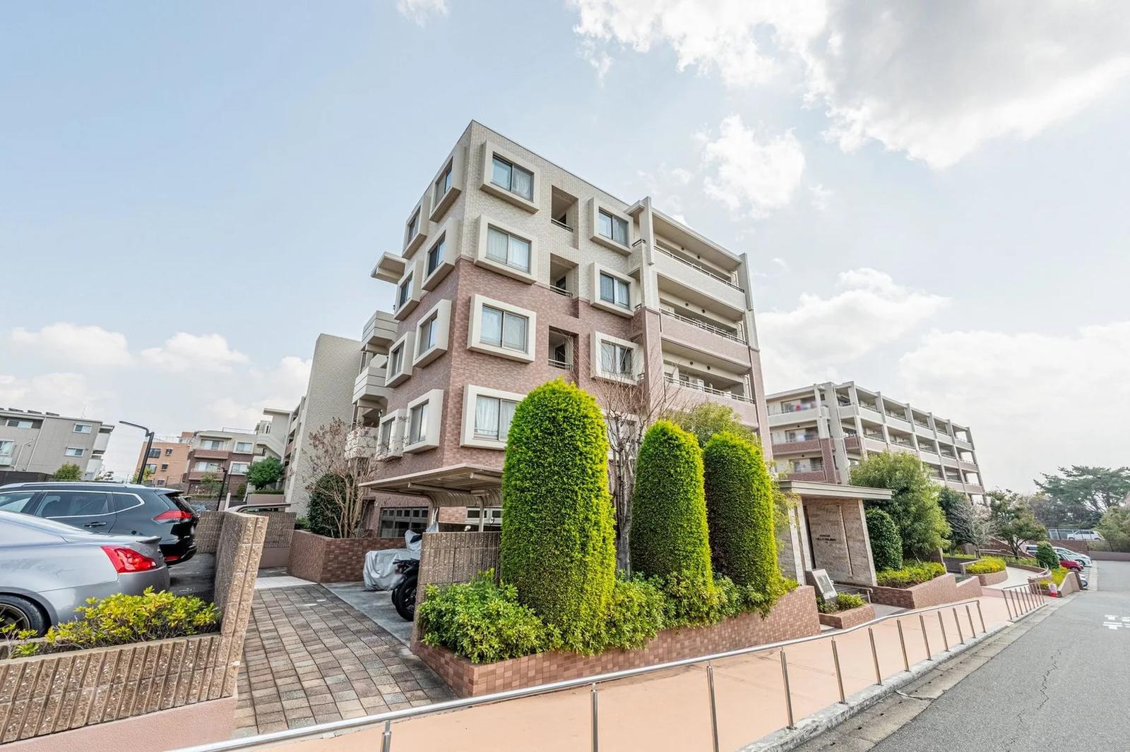 Everlife Hills Najima Building B