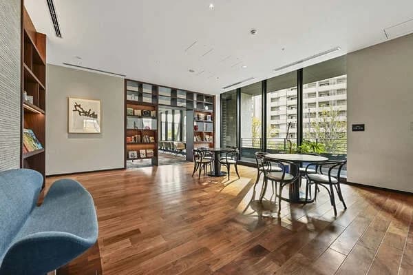 ISLAND CITY OCEAN & FOREST TOWER RESIDENCE EAST