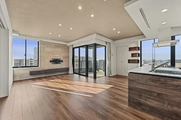 ISLAND CITY OCEAN & FOREST TOWER RESIDENCE EAST