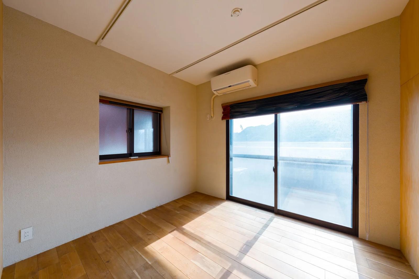 Romanesque Nishi Koen No.7