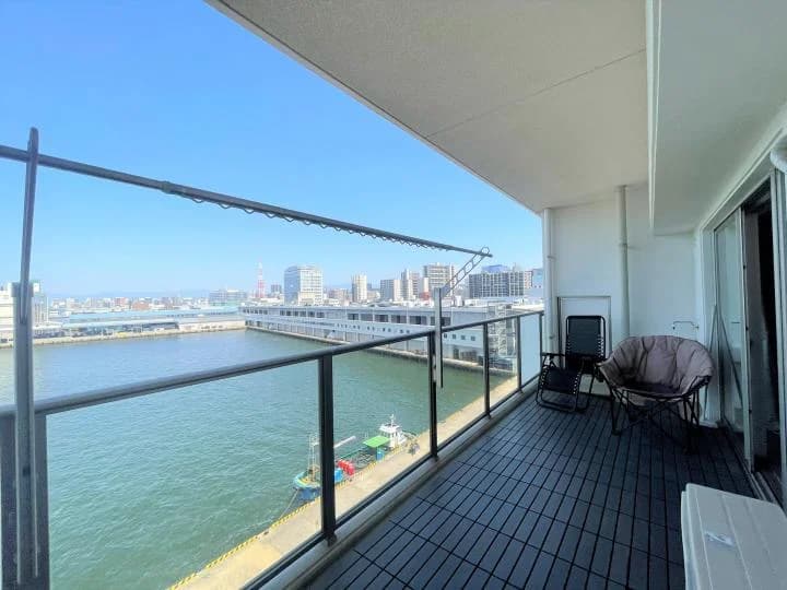 Montore Central Bay Court