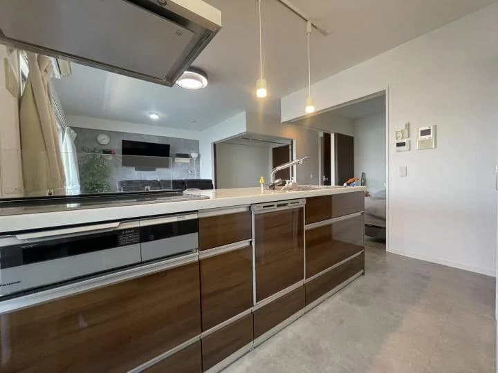 Montore Central Bay Court