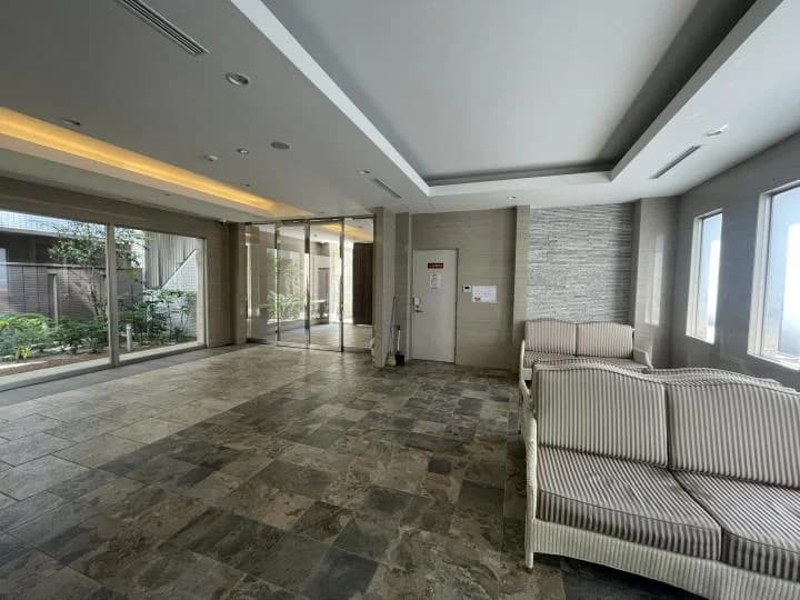 Montore Central Bay Court