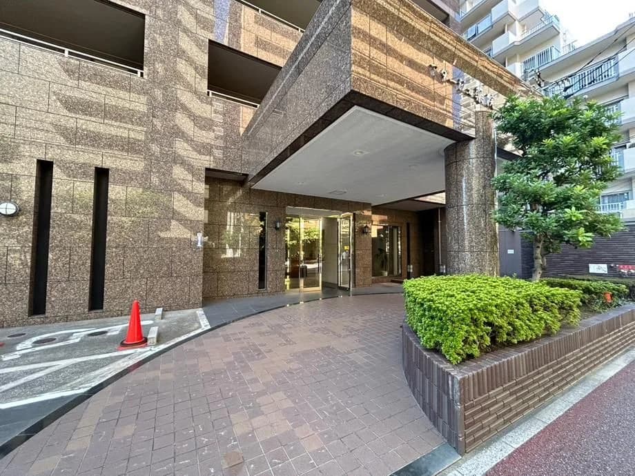 ADAGEYakuin Building 2