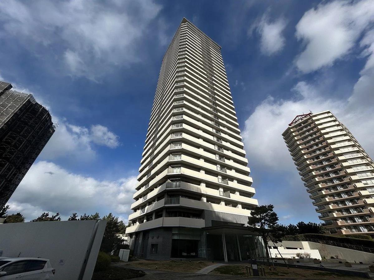 Nishi-Fukuoka Marina Town Ribera Garden Marina Tower