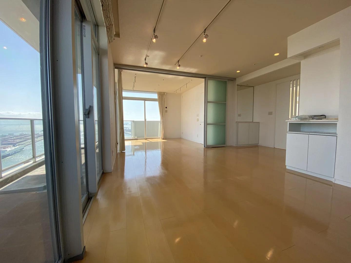 ISLAND TOWER SKY CLUB A棟