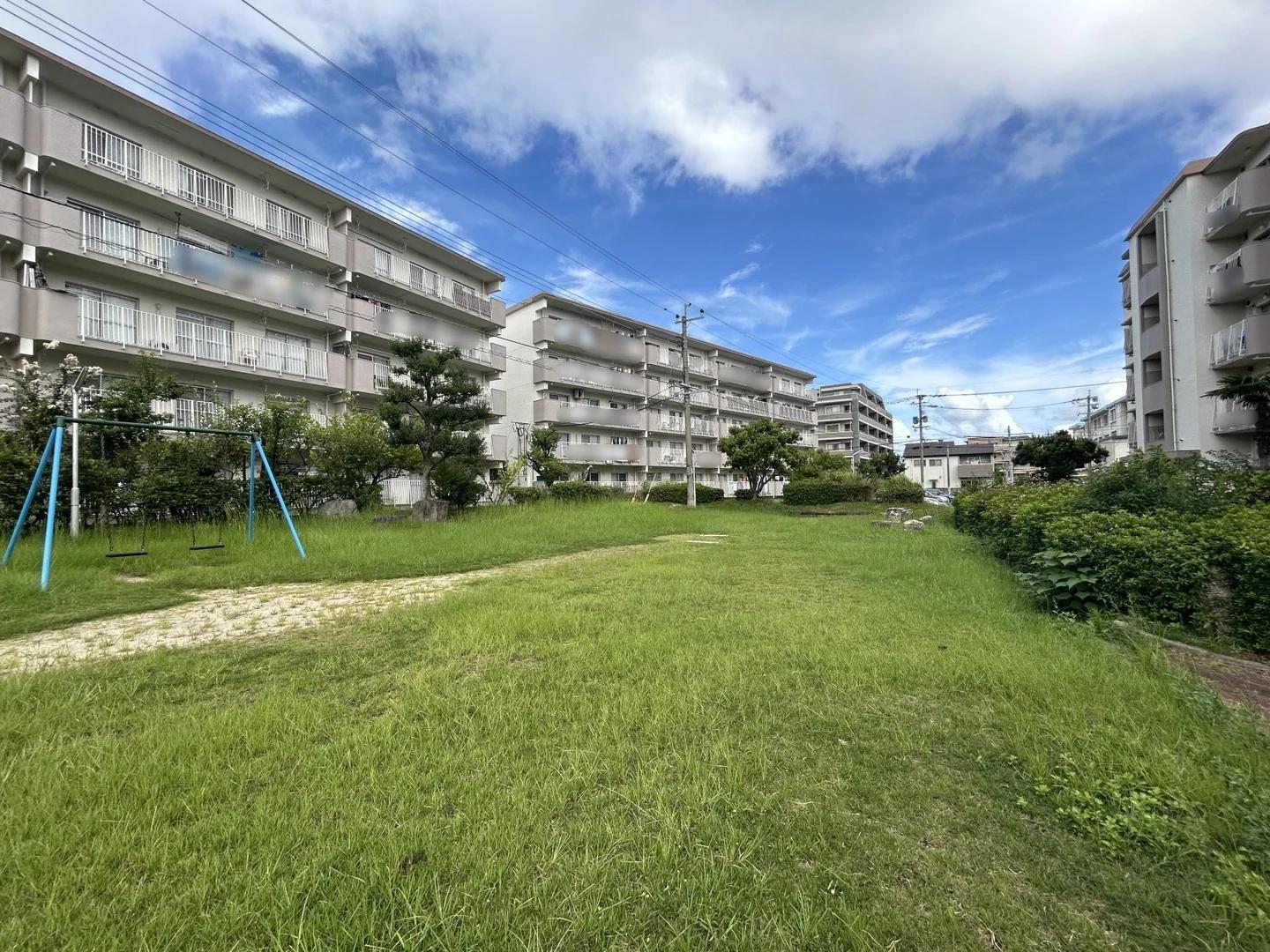 Muromi Danchi Building 1