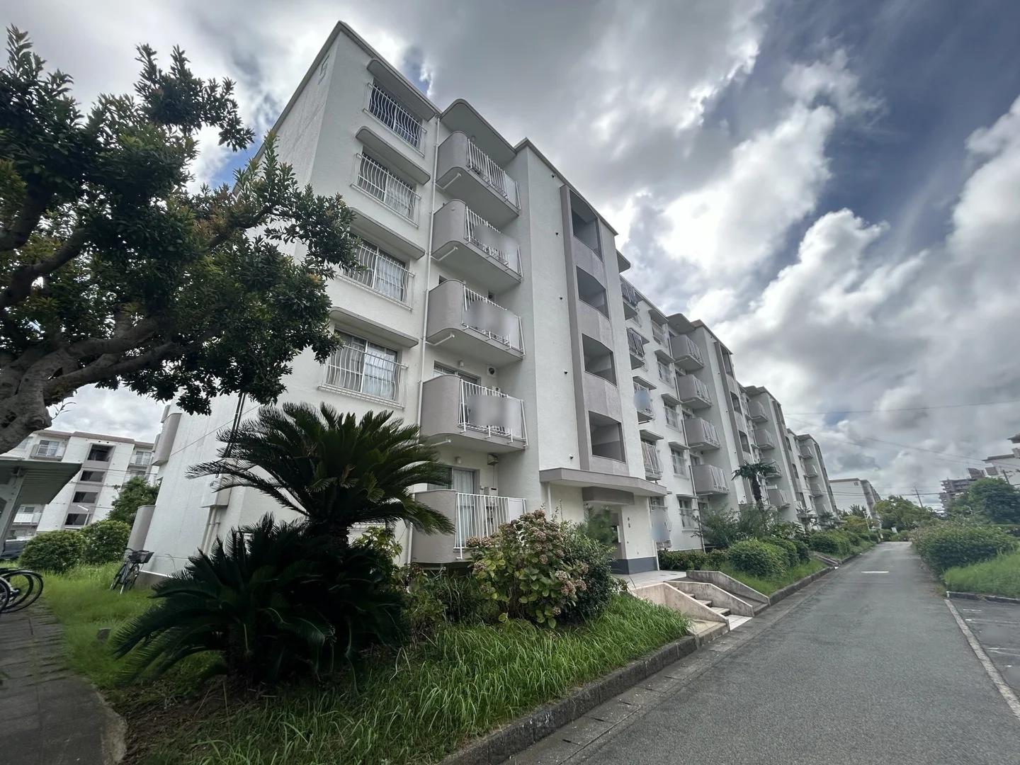 Muromi Danchi Building 1