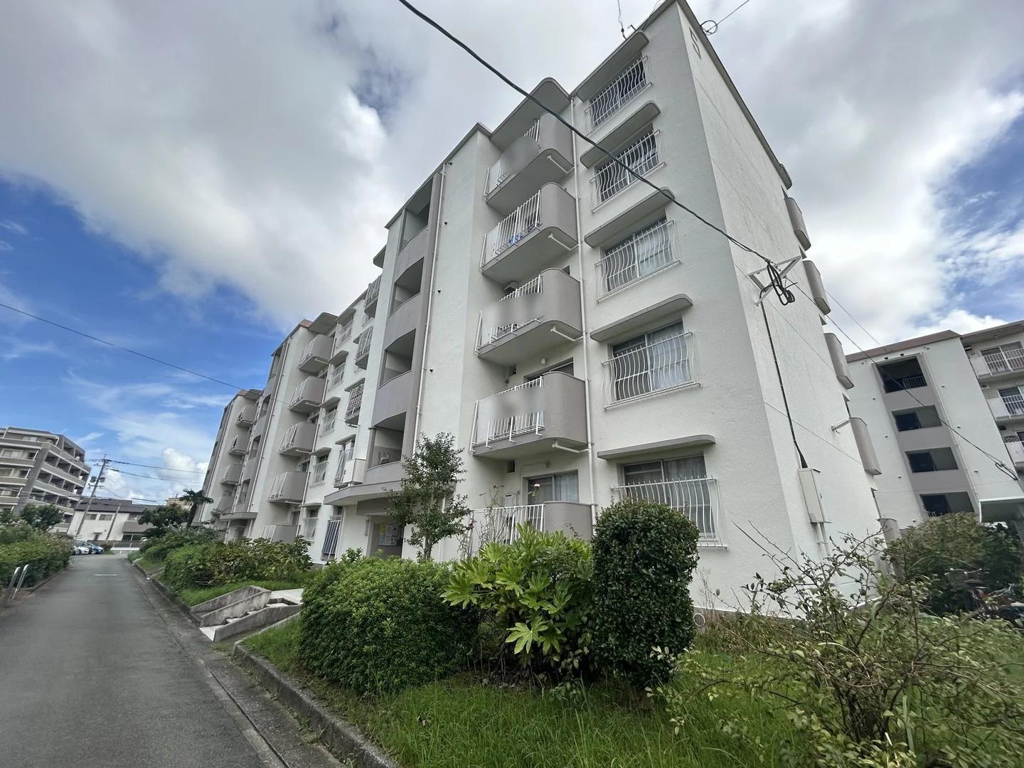 Muromi Danchi Building 1