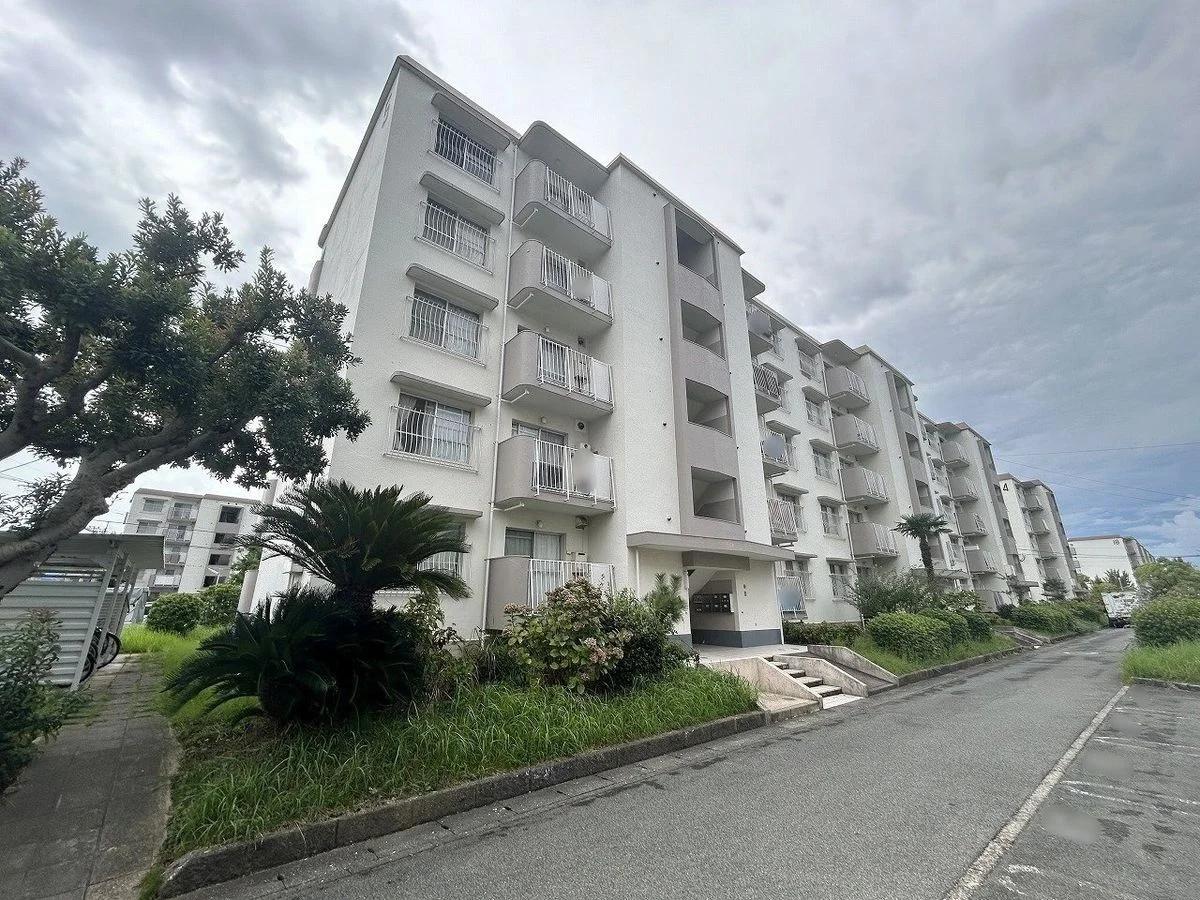 Muromi Danchi Building 1