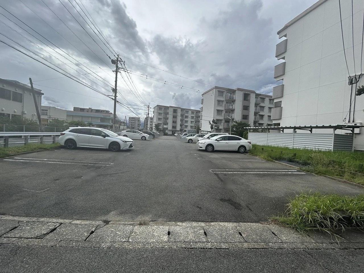 Muromi Danchi Building 1