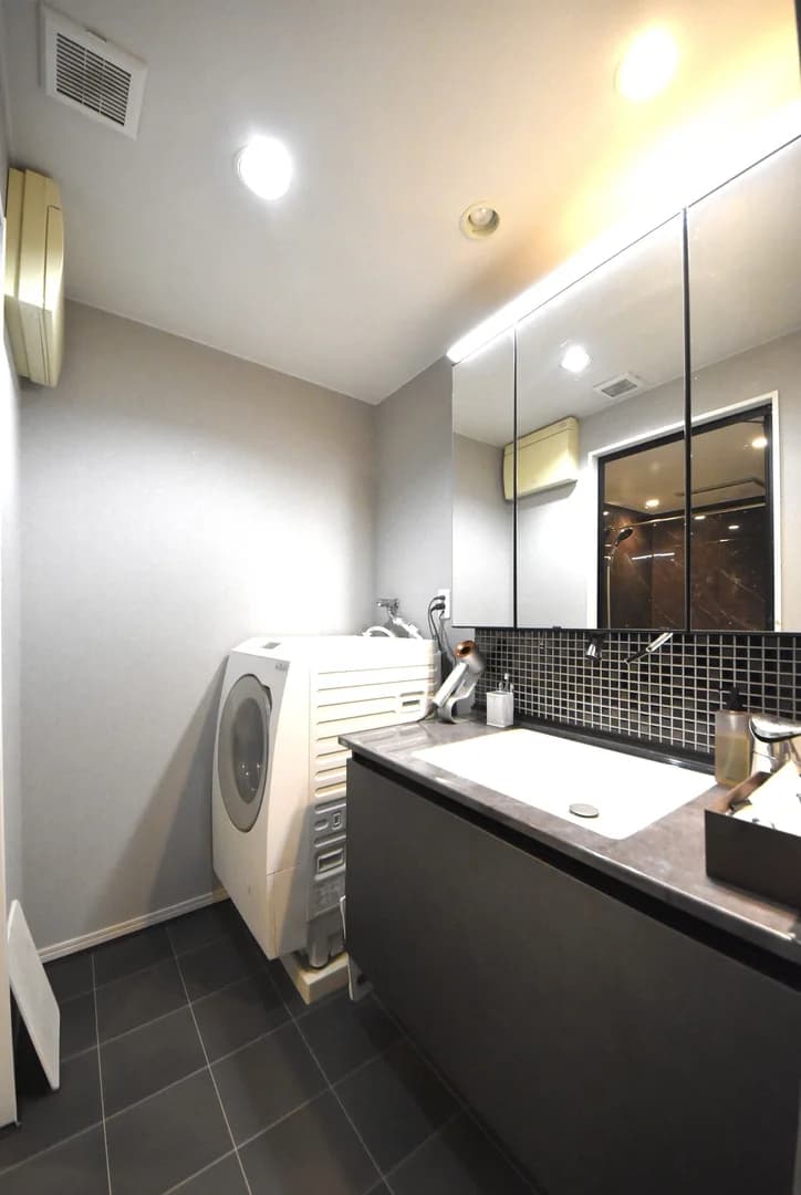 Sungreat Yakuin EkiRoyal U IN