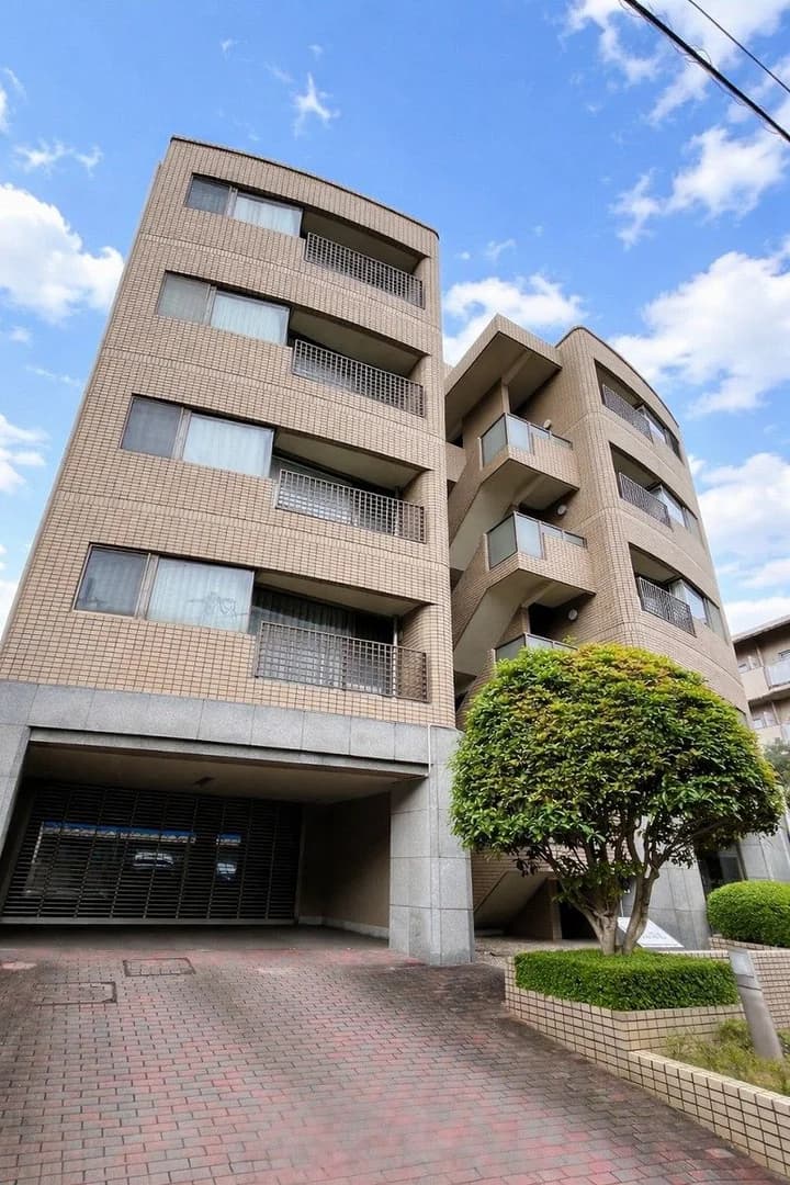 Cosmo Minami Sanso Dori