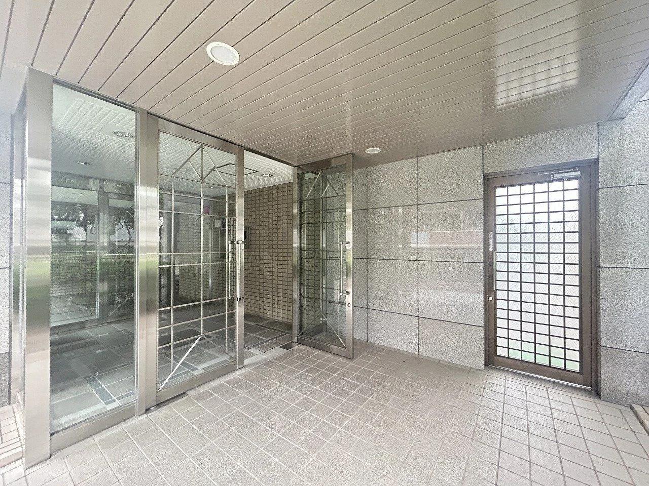 Cosmo Minami Sanso Dori