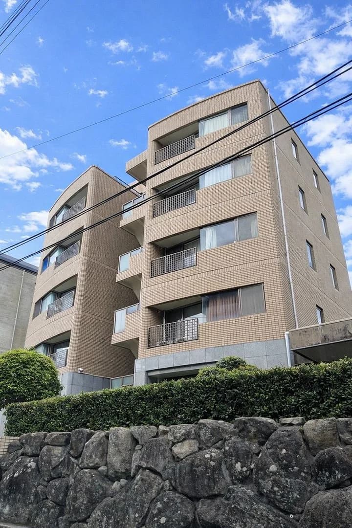 Cosmo Minami Sanso Dori