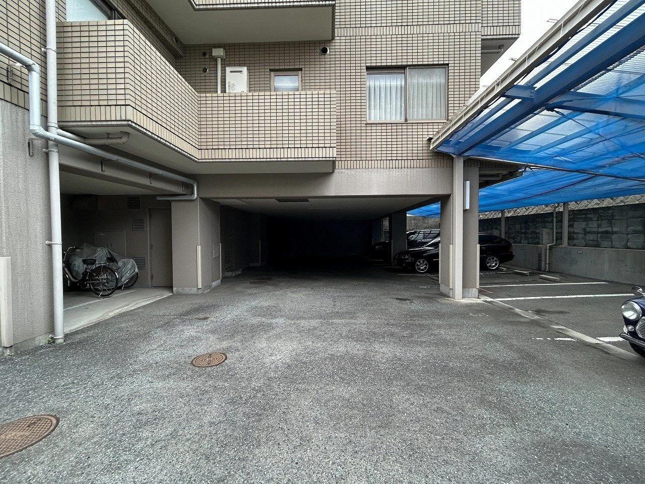 Cosmo Minami Sanso Dori