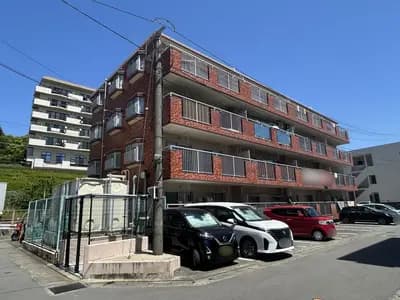 Emerald Mansion 和白驛前
