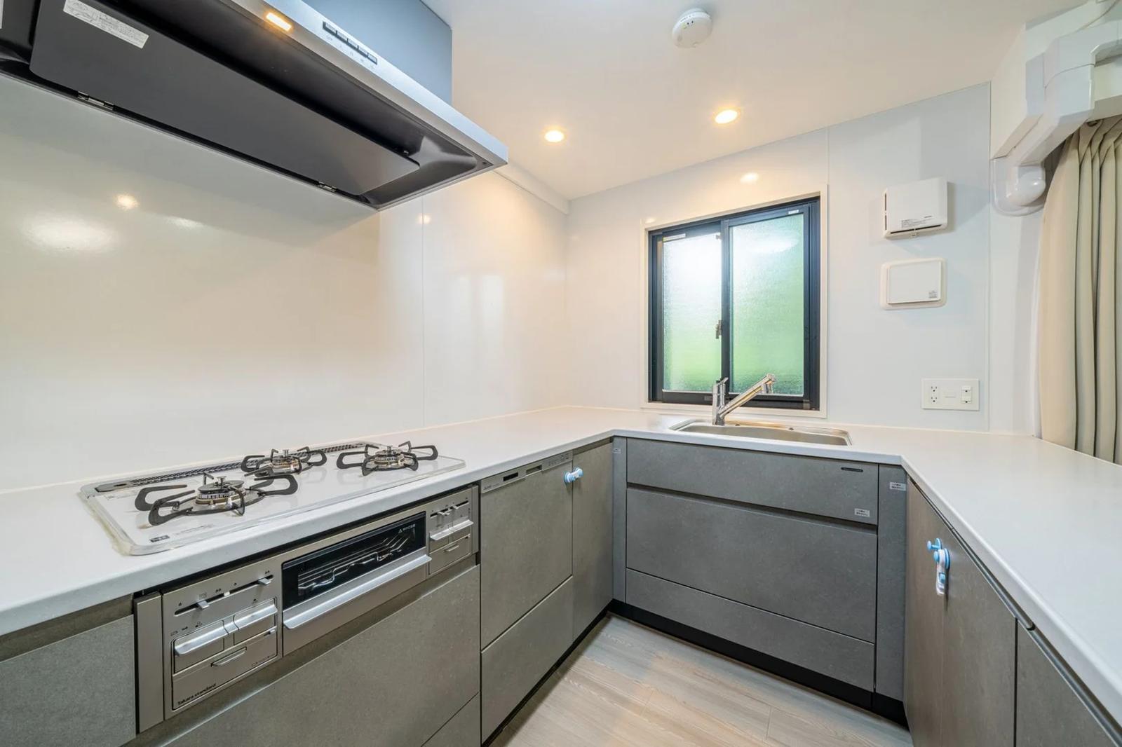 Stance Residence Shokubutsu-en Gaien Hills
