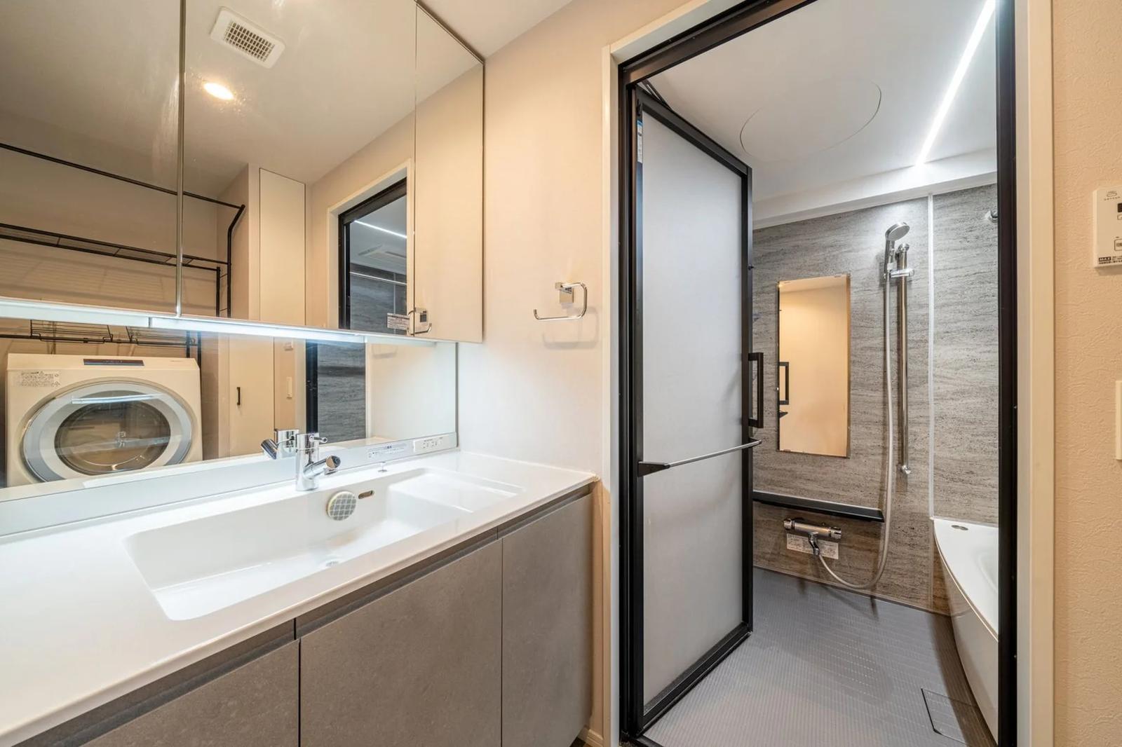 Stance Residence Shokubutsu-en Gaien Hills