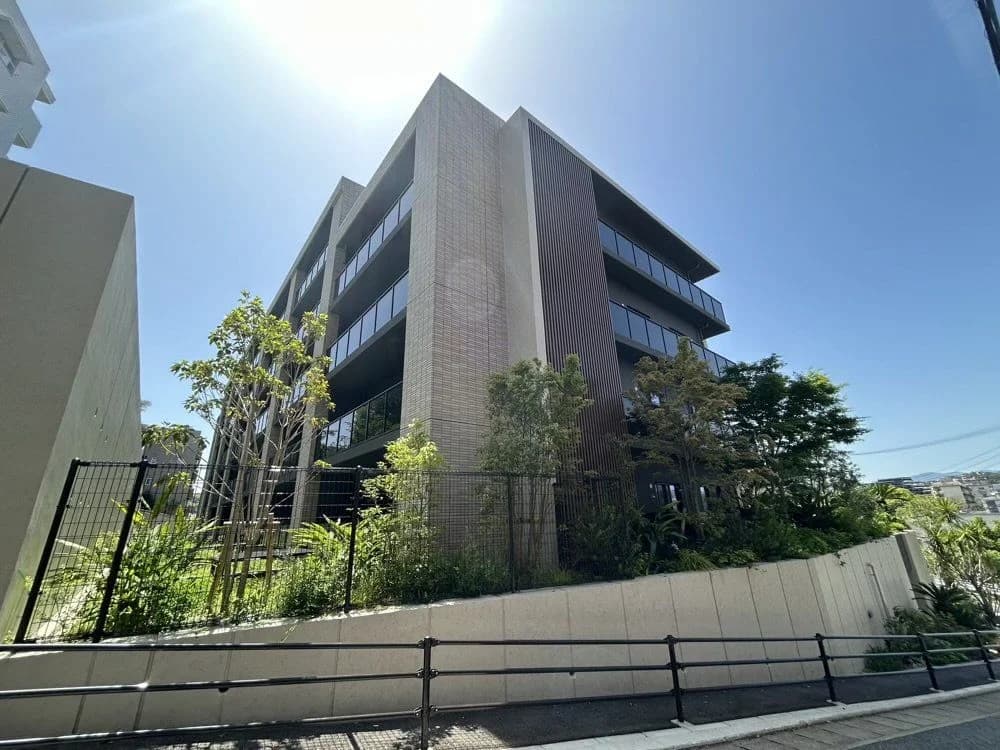 Stance Residence Shokubutsu-en Gaien Hills