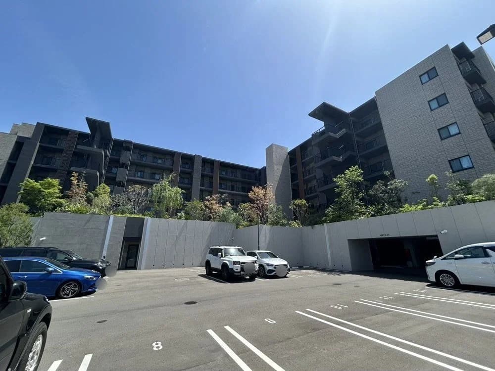 Stance Residence Shokubutsu-en Gaien Hills