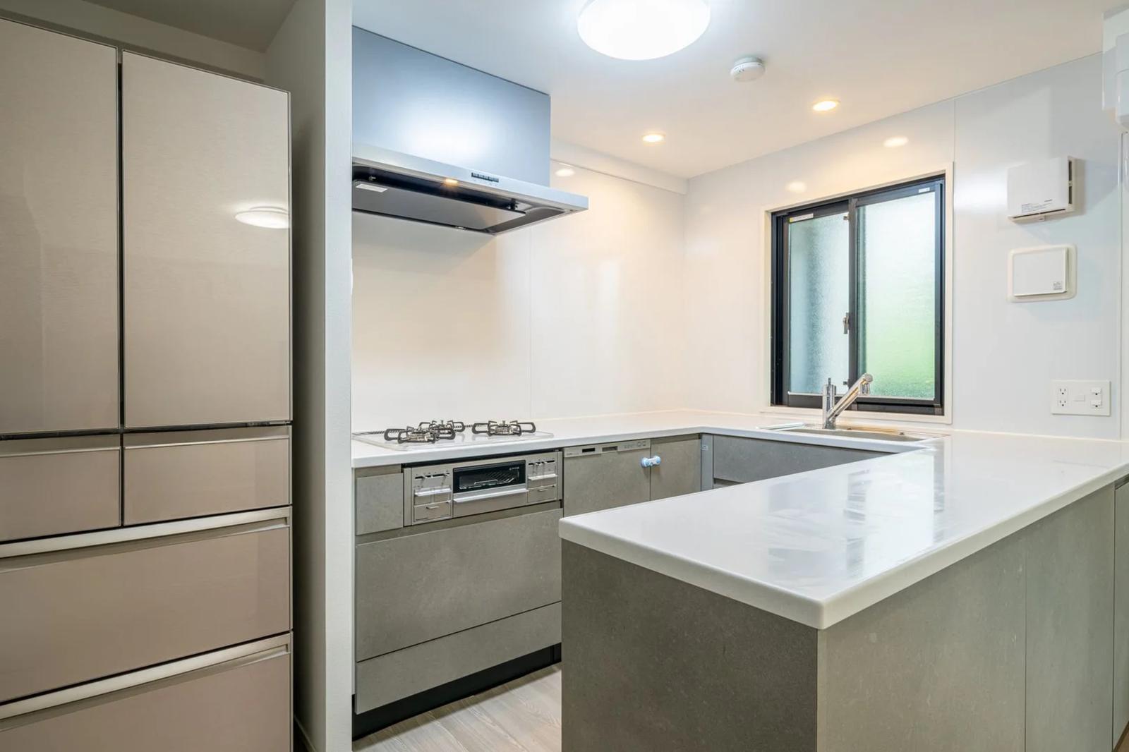 Stance Residence Shokubutsu-en Gaien Hills