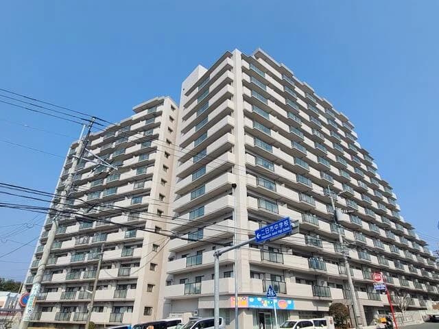 Famille Futsukaichi Building A