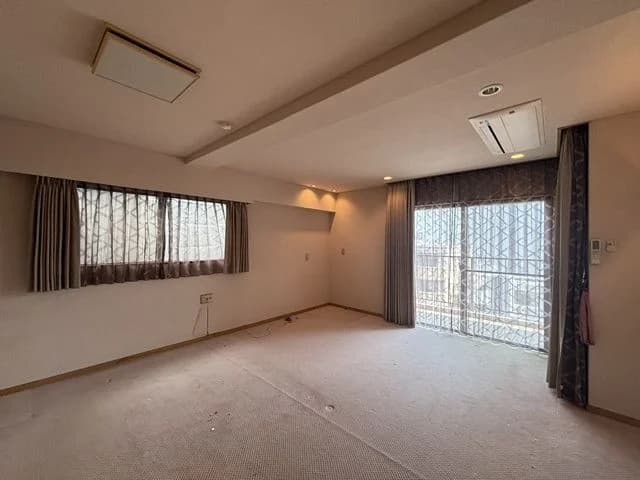 Royal Mansion Ropponmatsu