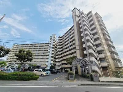Clover Mansion 周船寺 Building 1