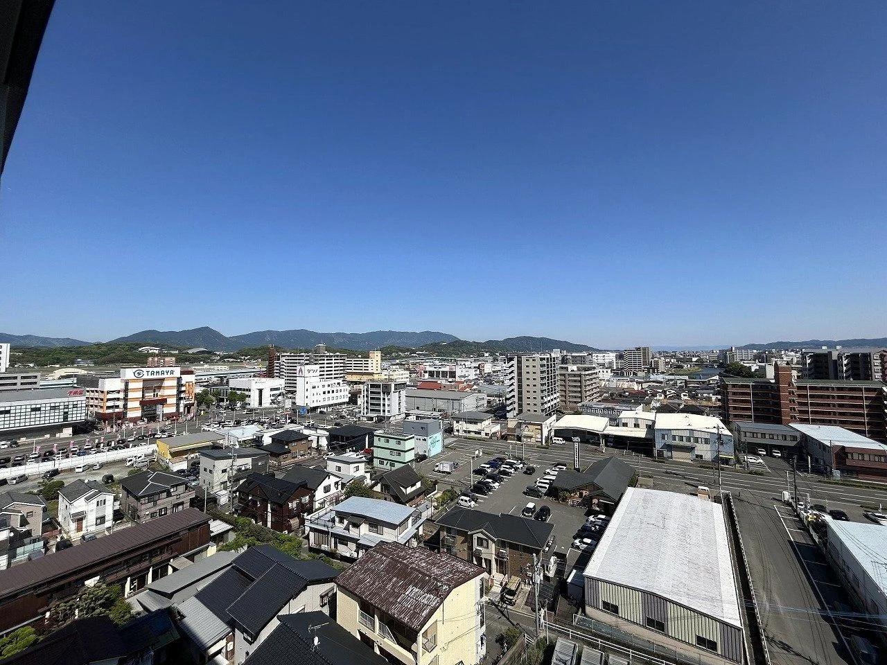 Farnest Hakata Lussier East