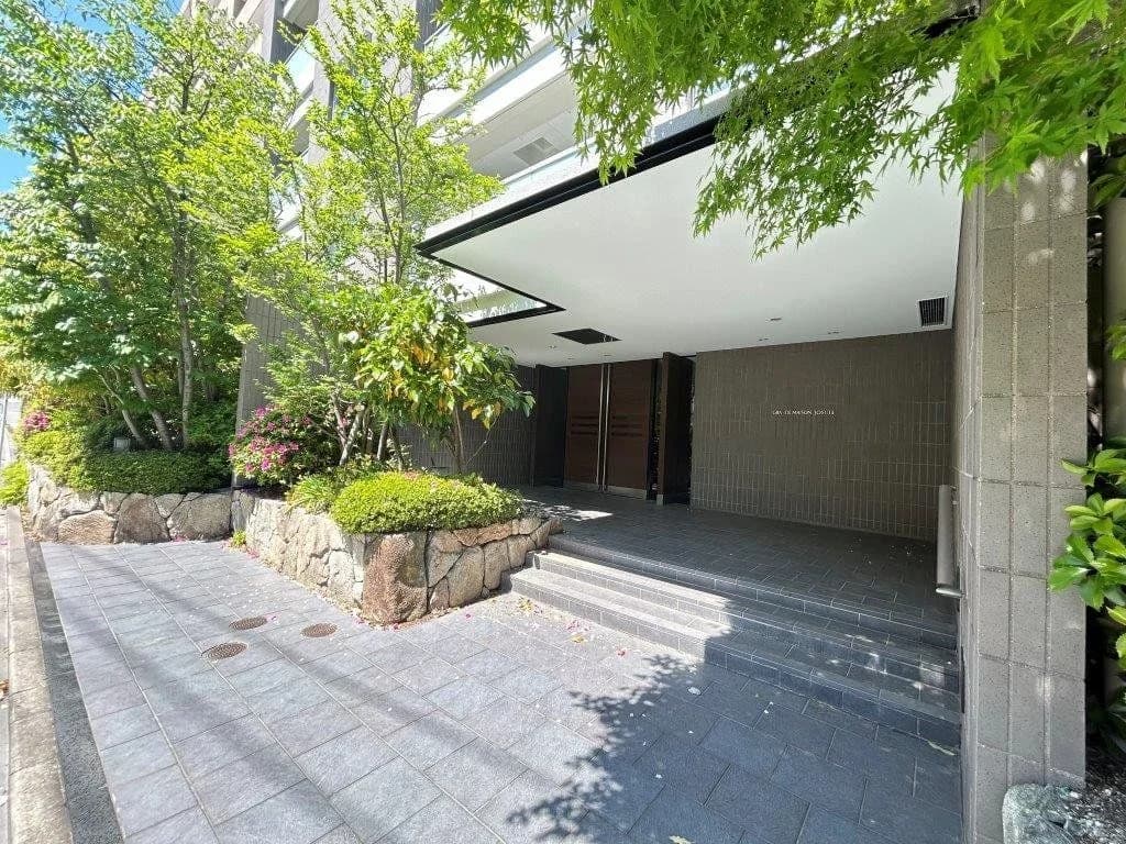 Grand Maison 淨水 Building 2