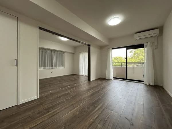 Royal Mansion Meinohama 2