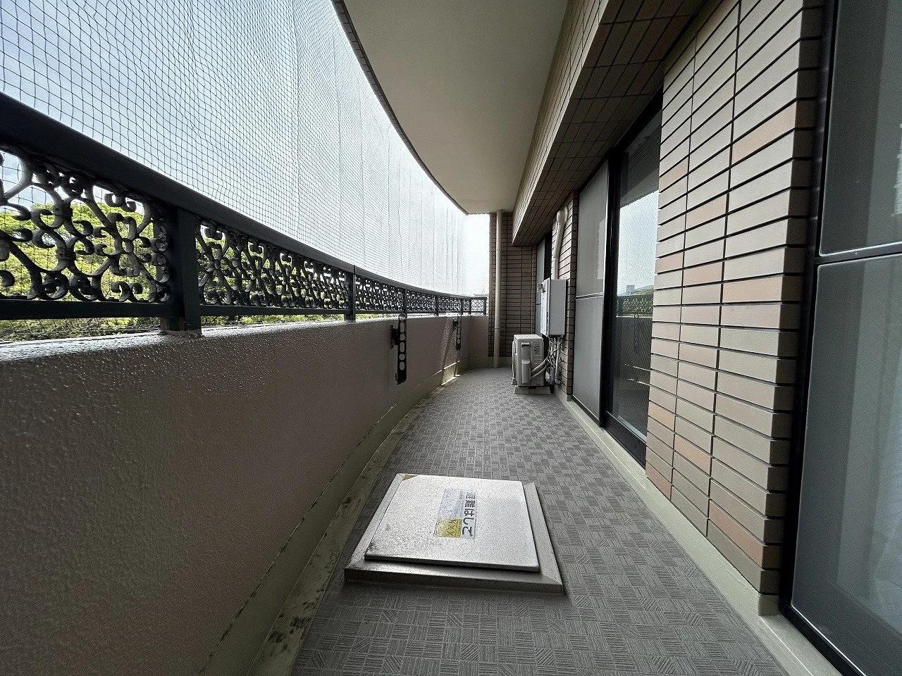 Royal Mansion Meinohama 2