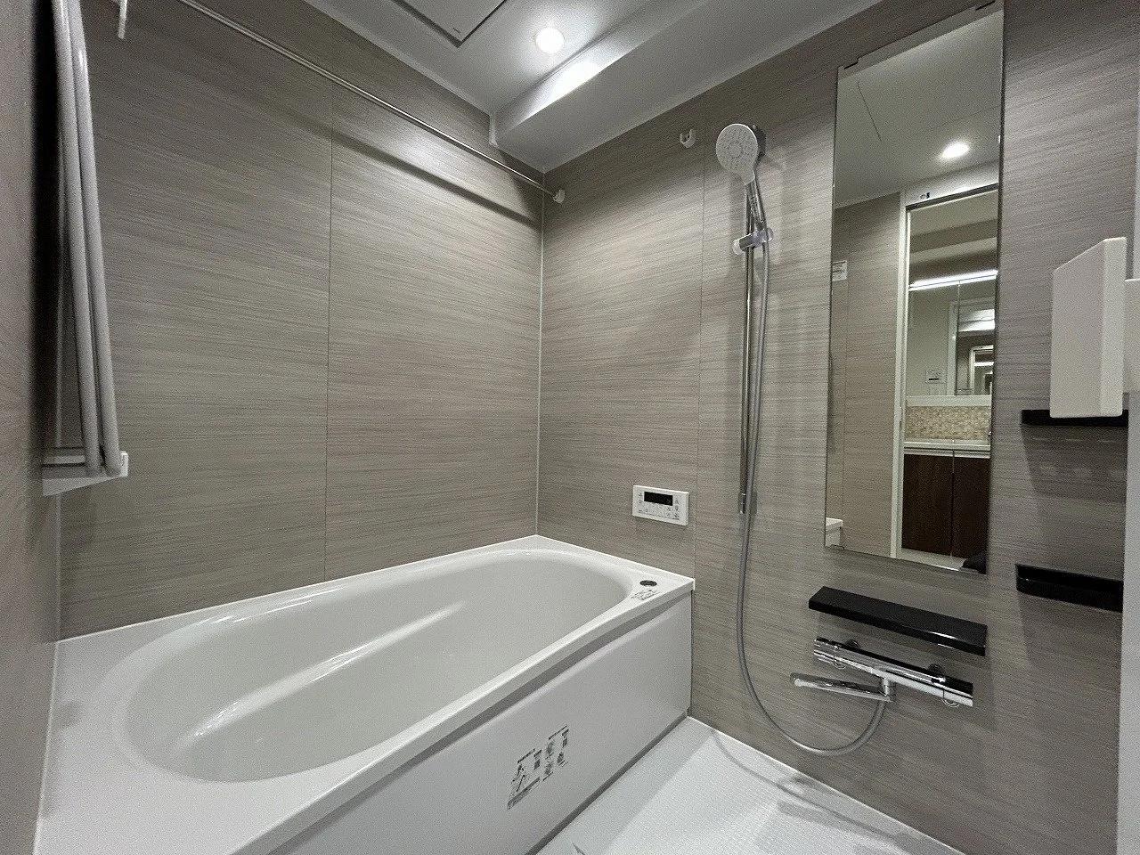Royal Mansion Meinohama 2