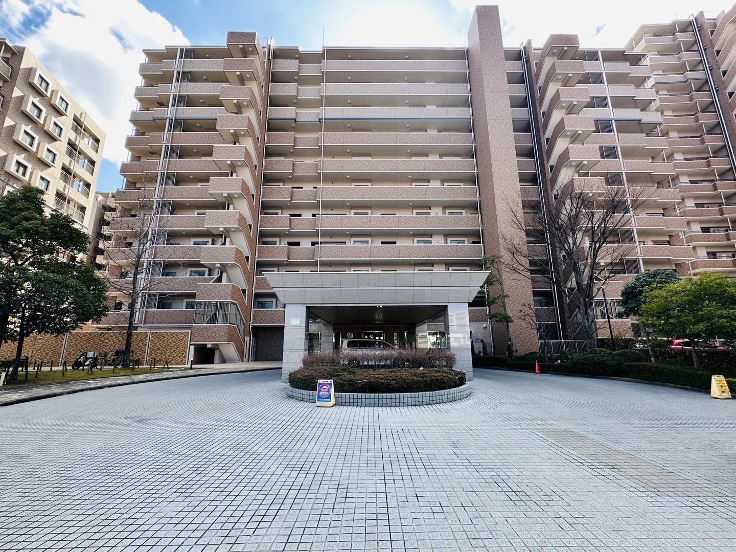 Lake Hills Natame Building 6