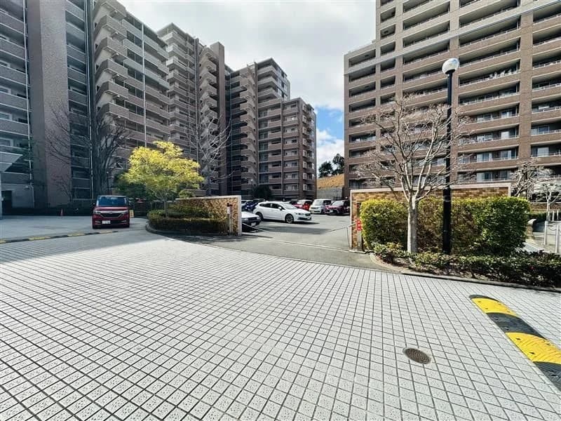 Lake Hills Natame Building 6