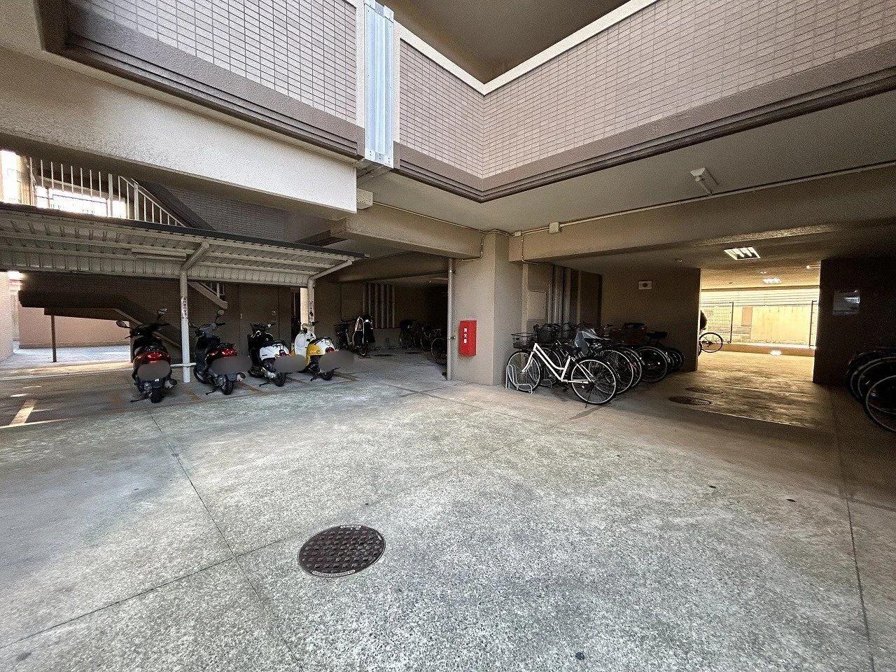 Core Mansion 和白丘Nextage A棟