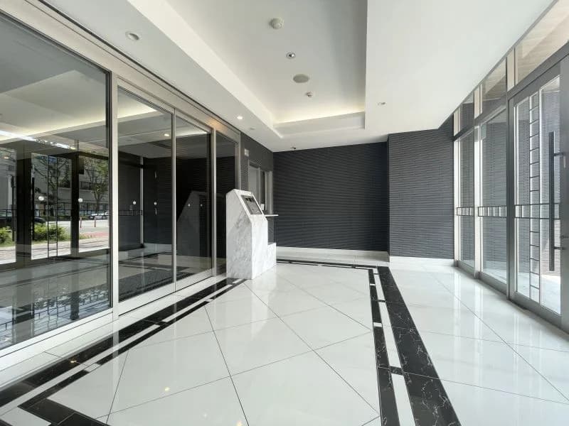 Urban Palace Ijiri Clair