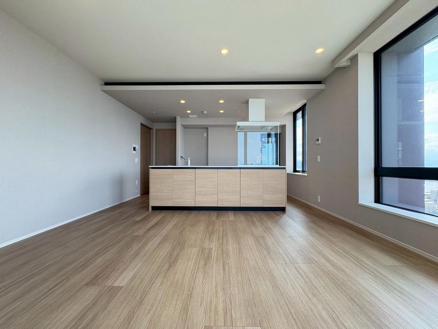 ISLAND CITY OCEAN & FOREST TOWER RESIDENCE EAST