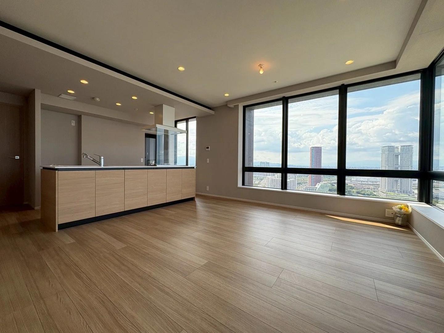 ISLAND CITY OCEAN & FOREST TOWER RESIDENCE EAST