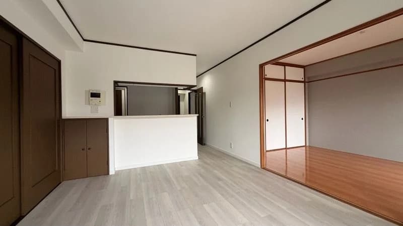 Dia Palace Twin Court Shimoori Building 2