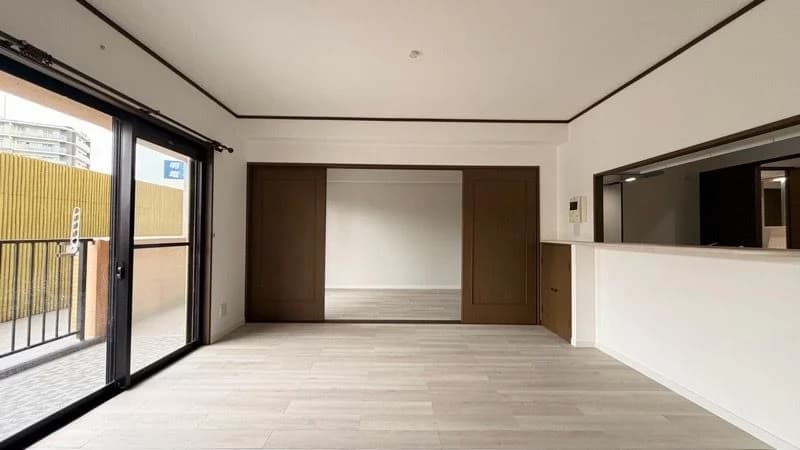 Dia Palace Twin Court Shimoori Building 2