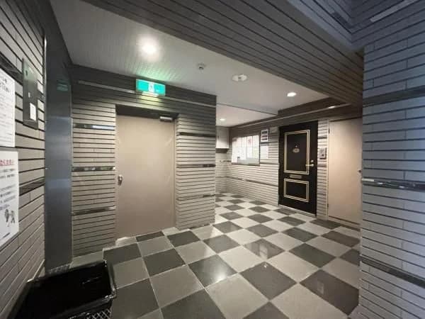 States Tenjin Higashi
